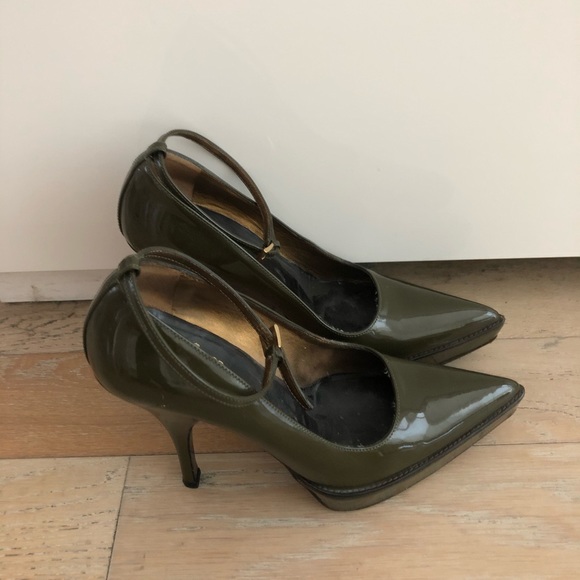 Prada shoes - Picture 2 of 3